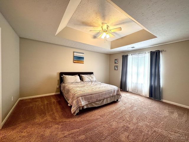 1021 Golden Oak Drive, Hamilton, OH 45013