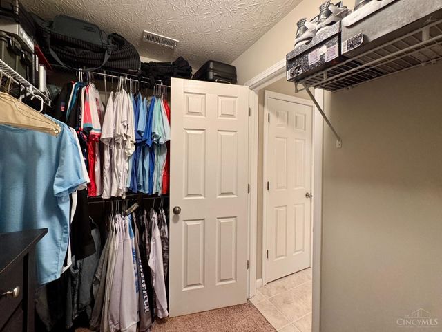 1021 Golden Oak Drive, Hamilton, OH 45013