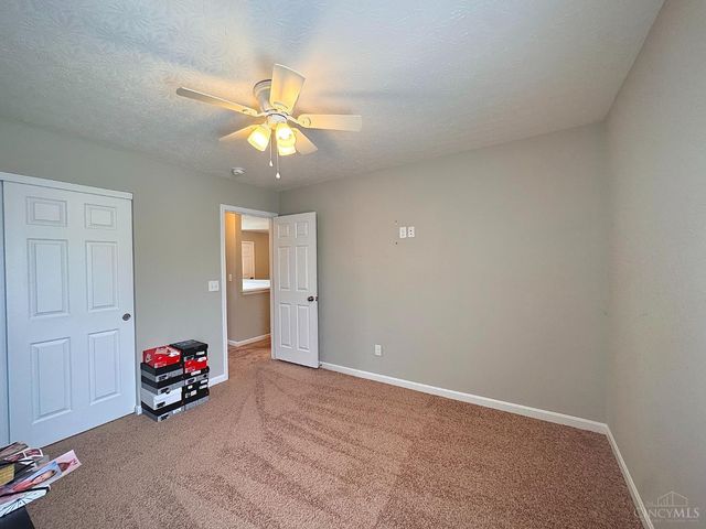 1021 Golden Oak Drive, Hamilton, OH 45013