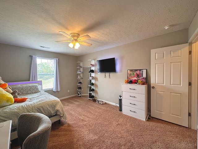 1021 Golden Oak Drive, Hamilton, OH 45013