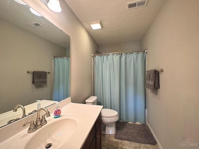 1021 Golden Oak Drive, Hamilton, OH 45013