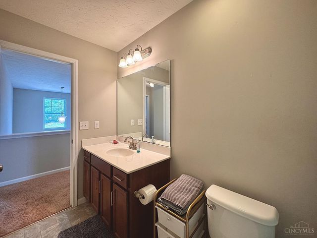 1021 Golden Oak Drive, Hamilton, OH 45013