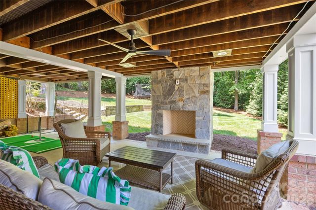 2726 Wamath Drive, Charlotte, NC 28210
