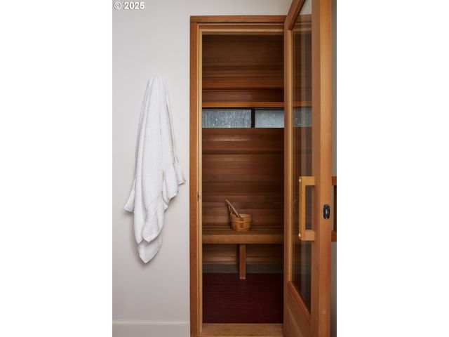 499 Nw SKYLINE Blvd, Portland, OR 97229