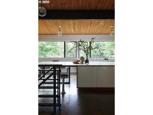 499 Nw SKYLINE Blvd, Portland, OR 97229