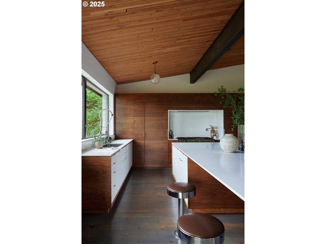 499 Nw SKYLINE Blvd, Portland, OR 97229