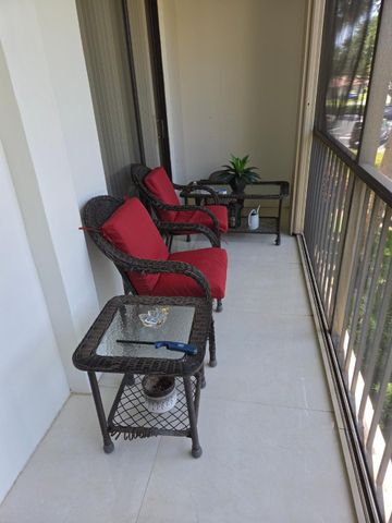 5310 Las Verdes Circle 220, Delray Beach, FL 33484