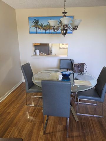 5310 Las Verdes Circle 220, Delray Beach, FL 33484
