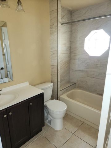 8748 HAMPDEN DRIVE, Tampa, FL 33626