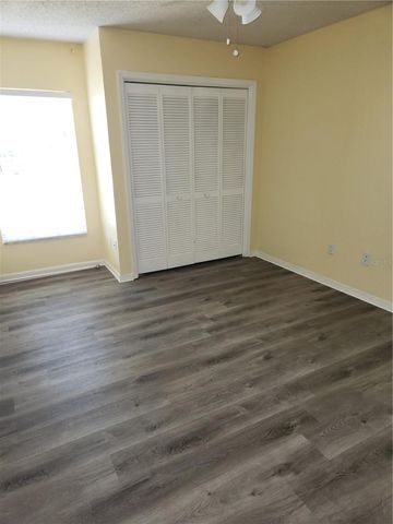 8748 HAMPDEN DRIVE, Tampa, FL 33626