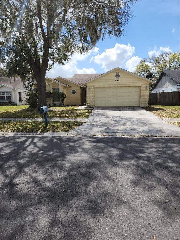 8748 HAMPDEN DRIVE, Tampa, FL 33626