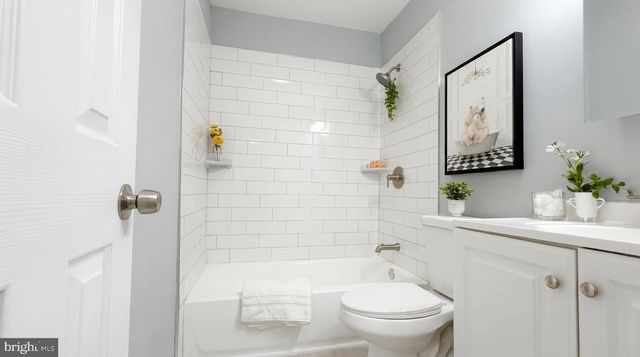 607 GREENWICH CT, Hightstown, NJ 08520