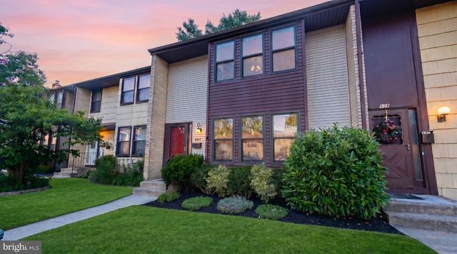 607 GREENWICH CT, Hightstown, NJ 08520