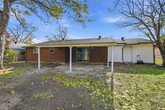 7825 Emerald Hills Way, North Richland Hills, TX 76180