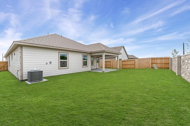 3214 Emerald Hills Dr, Angleton, TX 77516