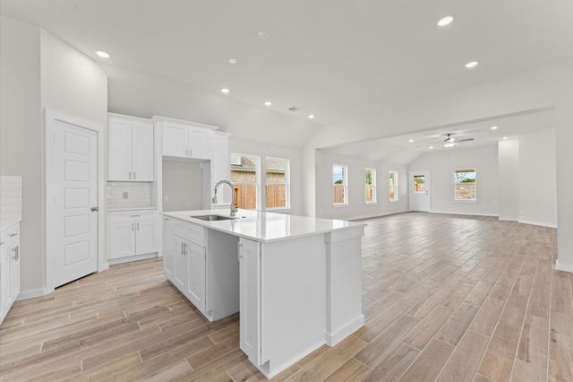 3214 Emerald Hills Dr, Angleton, TX 77516