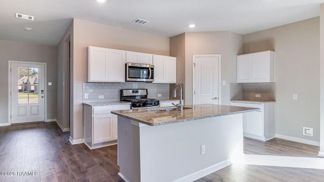 130 Lake Ridge Drive, Broussard, LA 70518