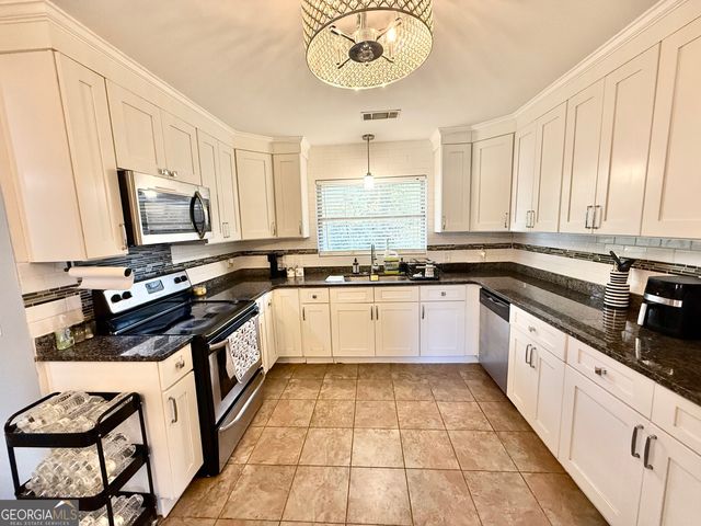 109 Rowand Circle, Statesboro, GA 30458