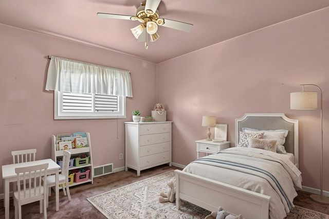 574 E Dallas Avenue, Madison Heights, MI 48071