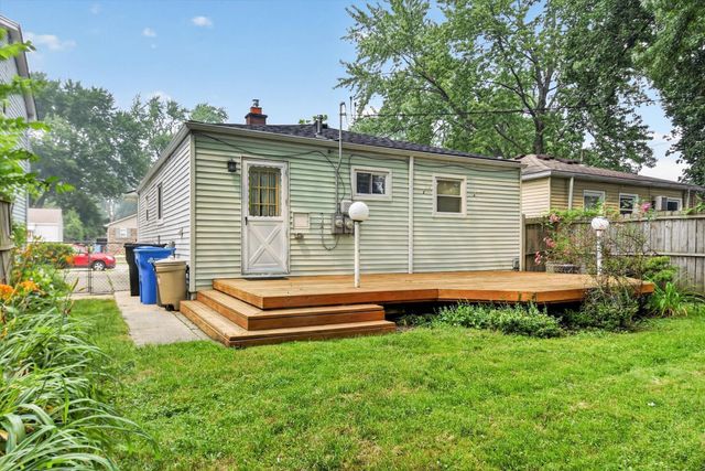 574 E Dallas Avenue, Madison Heights, MI 48071