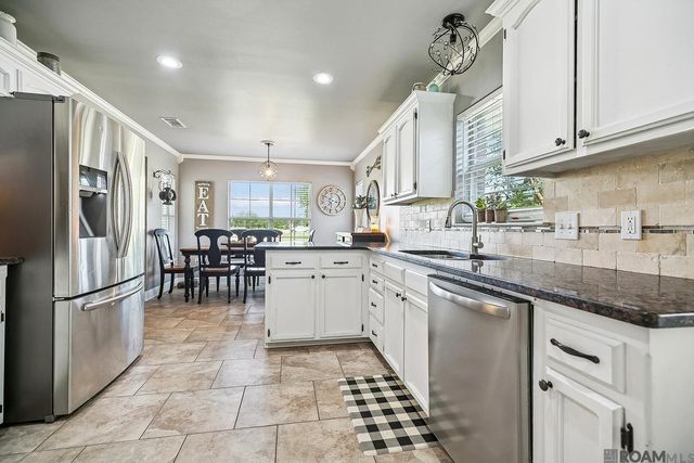 32380 Avants Rd, Walker, LA 70785