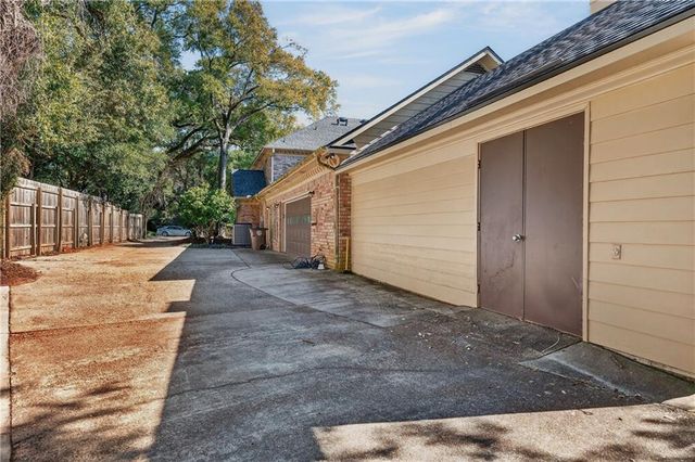 2104 Marchfield E Drive, Mobile, AL 36693