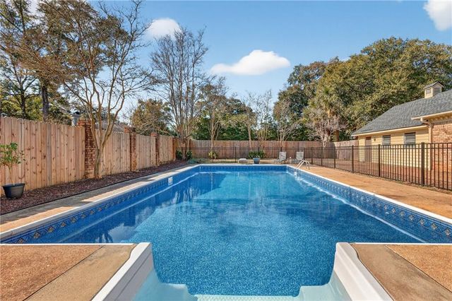 2104 Marchfield E Drive, Mobile, AL 36693