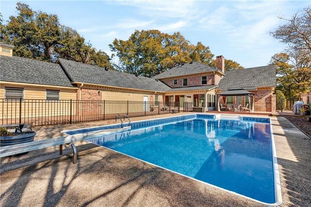 2104 Marchfield E Drive, Mobile, AL 36693