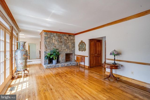 30 PINEY MEETINGHOUSE CT, Potomac, MD 20854