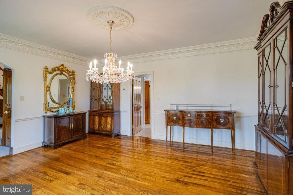 Image 21 of property listing at 30 PINEY MEETINGHOUSE CT, Potomac, MD 20854