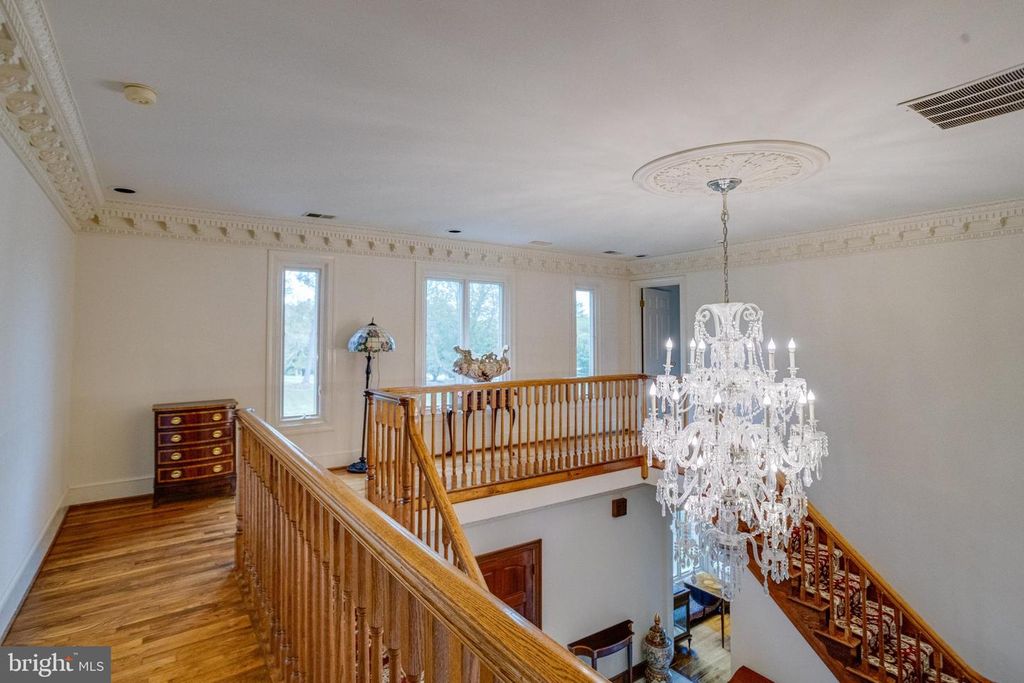 Image 39 of property listing at 30 PINEY MEETINGHOUSE CT, Potomac, MD 20854