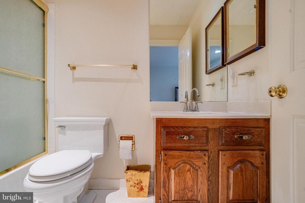 Image 47 of property listing at 30 PINEY MEETINGHOUSE CT, Potomac, MD 20854