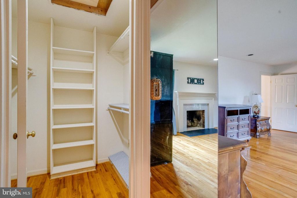 Image 52 of property listing at 30 PINEY MEETINGHOUSE CT, Potomac, MD 20854