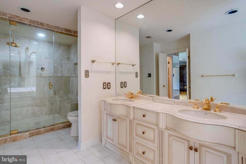 Image 55 of property listing at 30 PINEY MEETINGHOUSE CT, Potomac, MD 20854