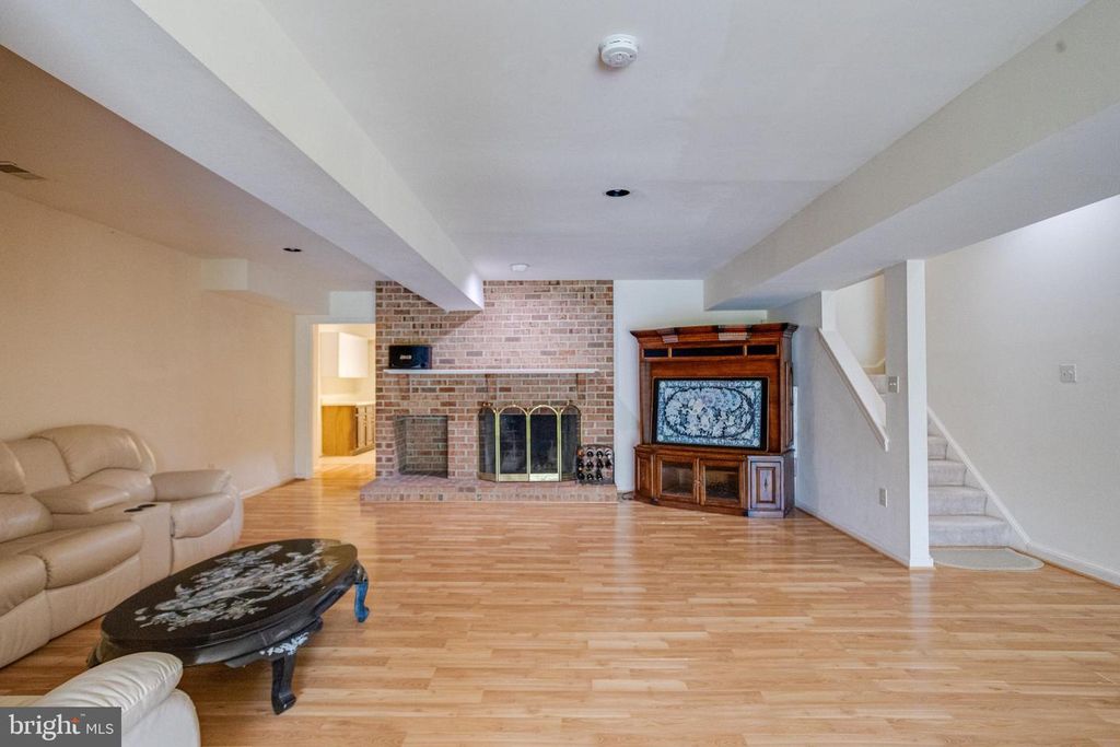 Image 62 of property listing at 30 PINEY MEETINGHOUSE CT, Potomac, MD 20854