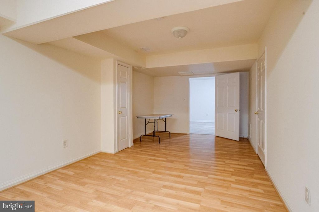 Image 67 of property listing at 30 PINEY MEETINGHOUSE CT, Potomac, MD 20854