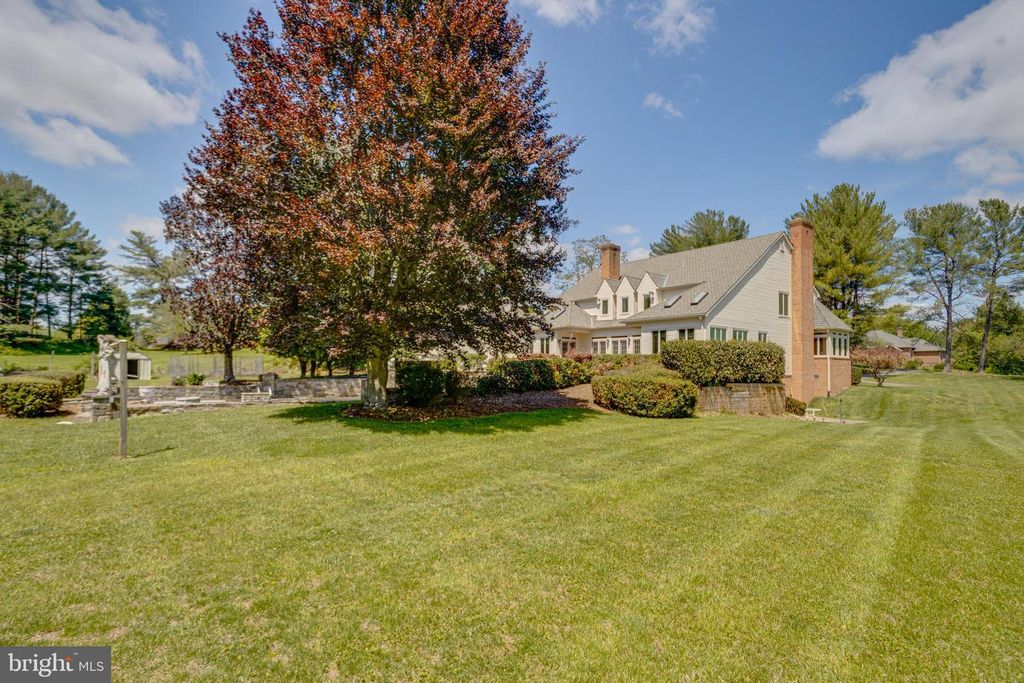 Image 86 of property listing at 30 PINEY MEETINGHOUSE CT, Potomac, MD 20854