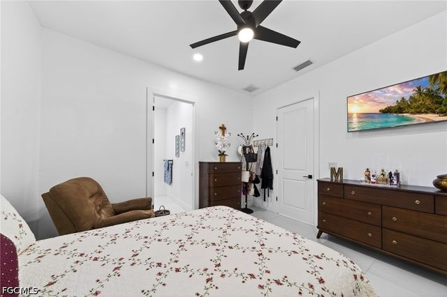 710 SW 12th TER, Cape Coral, FL 33991