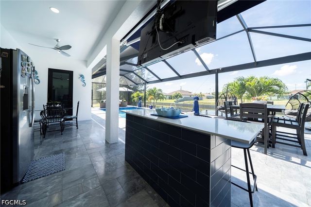 710 SW 12th TER, Cape Coral, FL 33991
