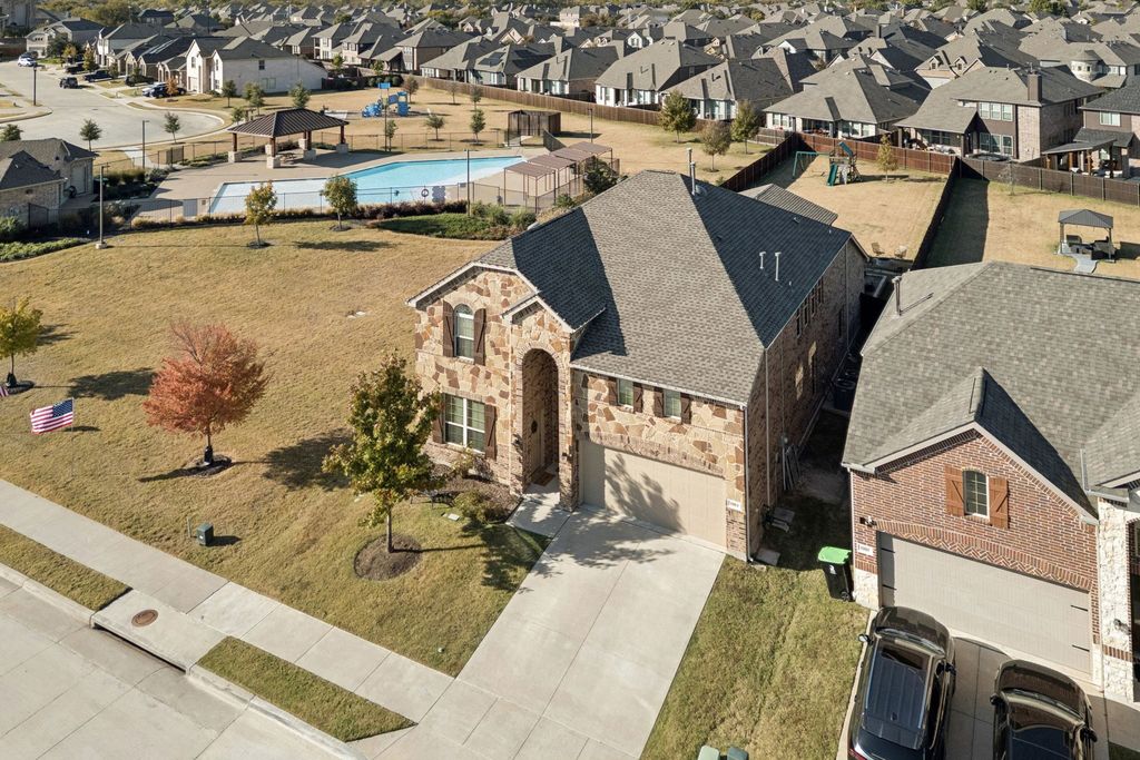 1353 Lake Grove Drive, Little Elm, TX 75068