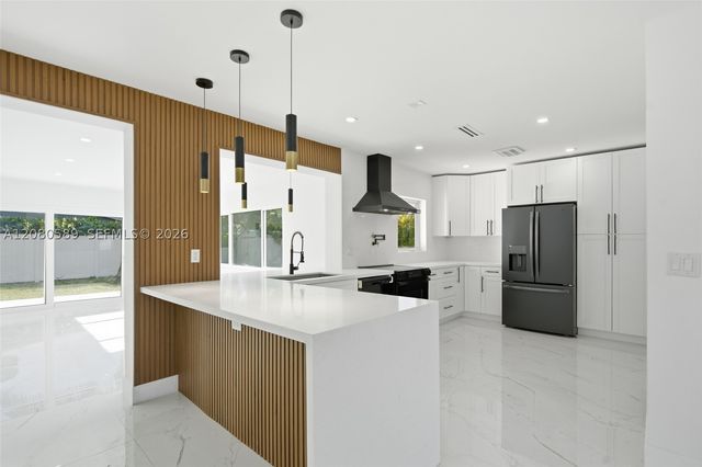 824 NW 29th Ct, Wilton Manors, FL 33311