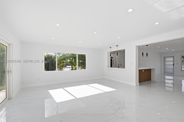 824 NW 29th Ct, Wilton Manors, FL 33311