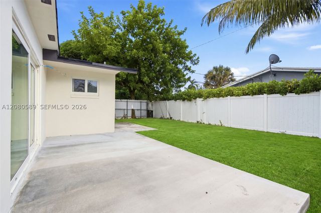 824 NW 29th Ct, Wilton Manors, FL 33311