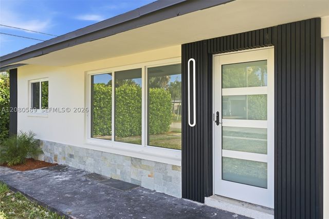 824 NW 29th Ct, Wilton Manors, FL 33311