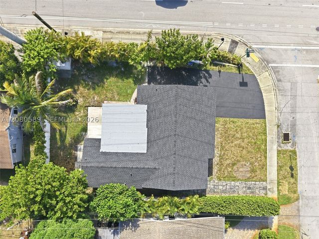 824 NW 29th Ct, Wilton Manors, FL 33311