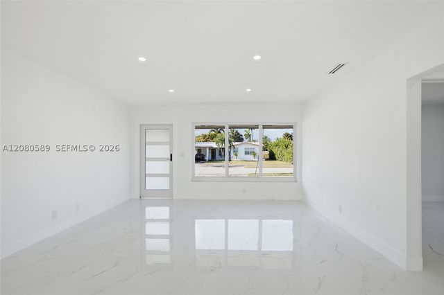 824 NW 29th Ct, Wilton Manors, FL 33311