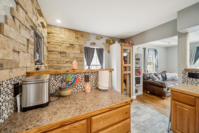 333 E Kelly Ave, Augusta, KS 67010