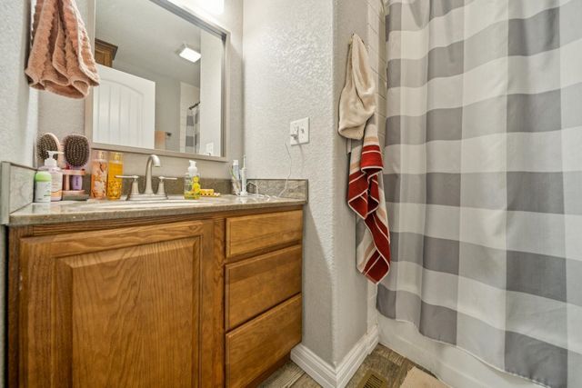 333 E Kelly Ave, Augusta, KS 67010