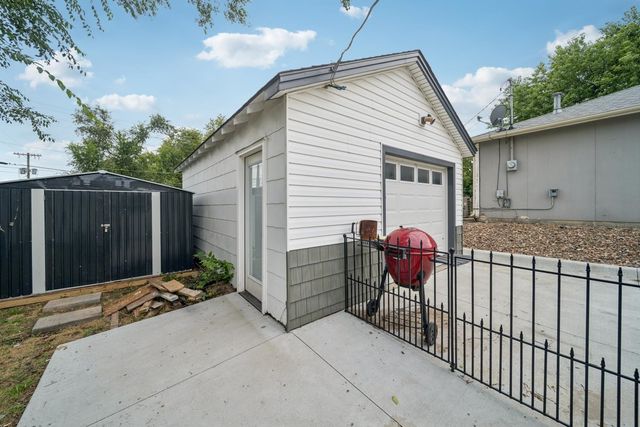 333 E Kelly Ave, Augusta, KS 67010