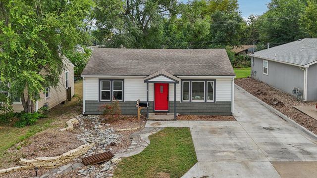 333 E Kelly Ave, Augusta, KS 67010